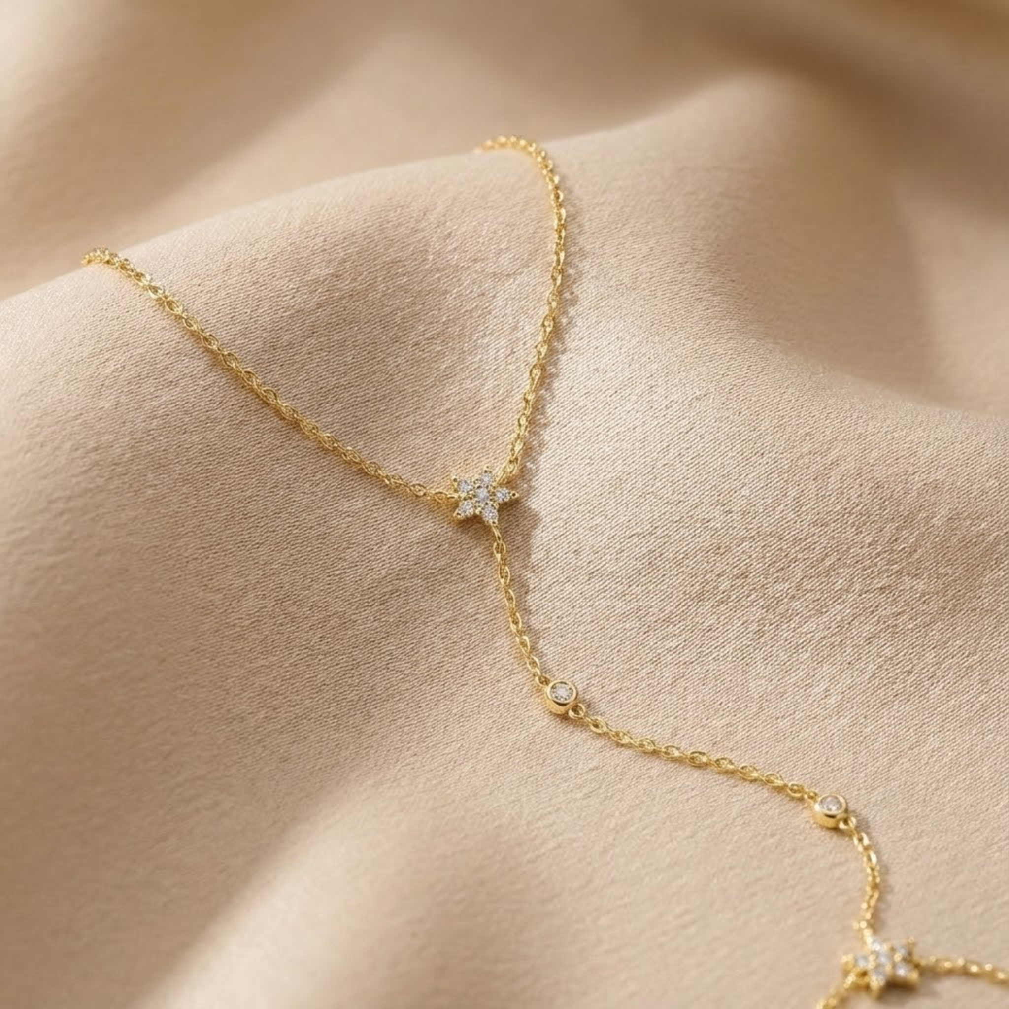 Virella Spark Hand Chain