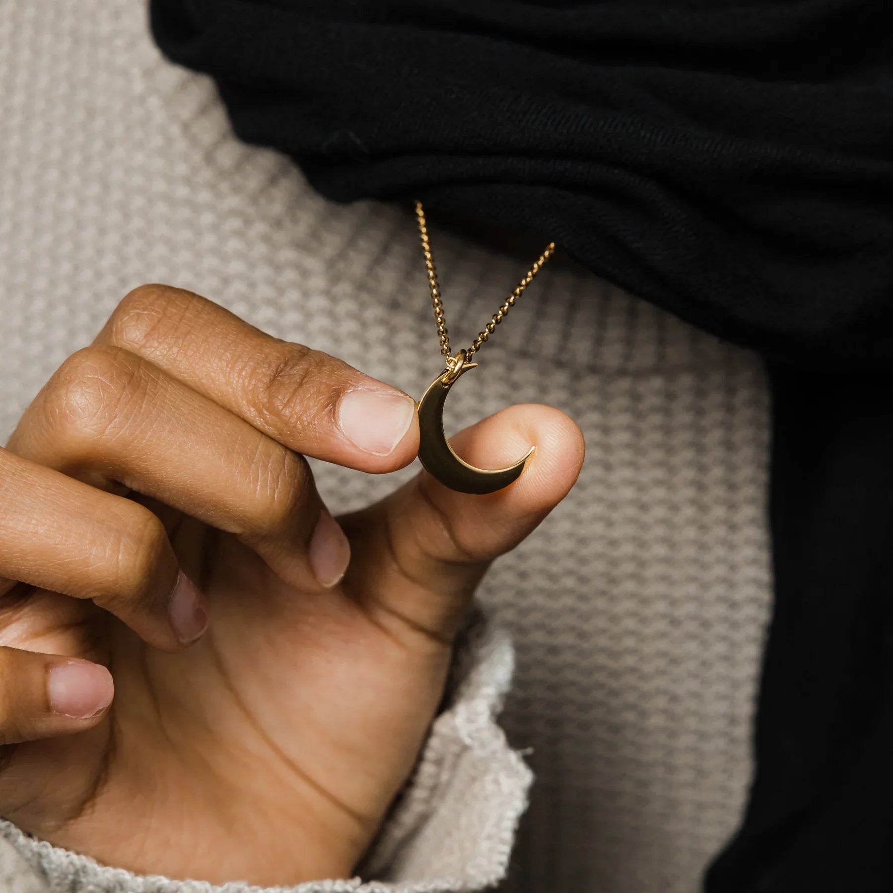 Qamar Nurani Crescent Necklace