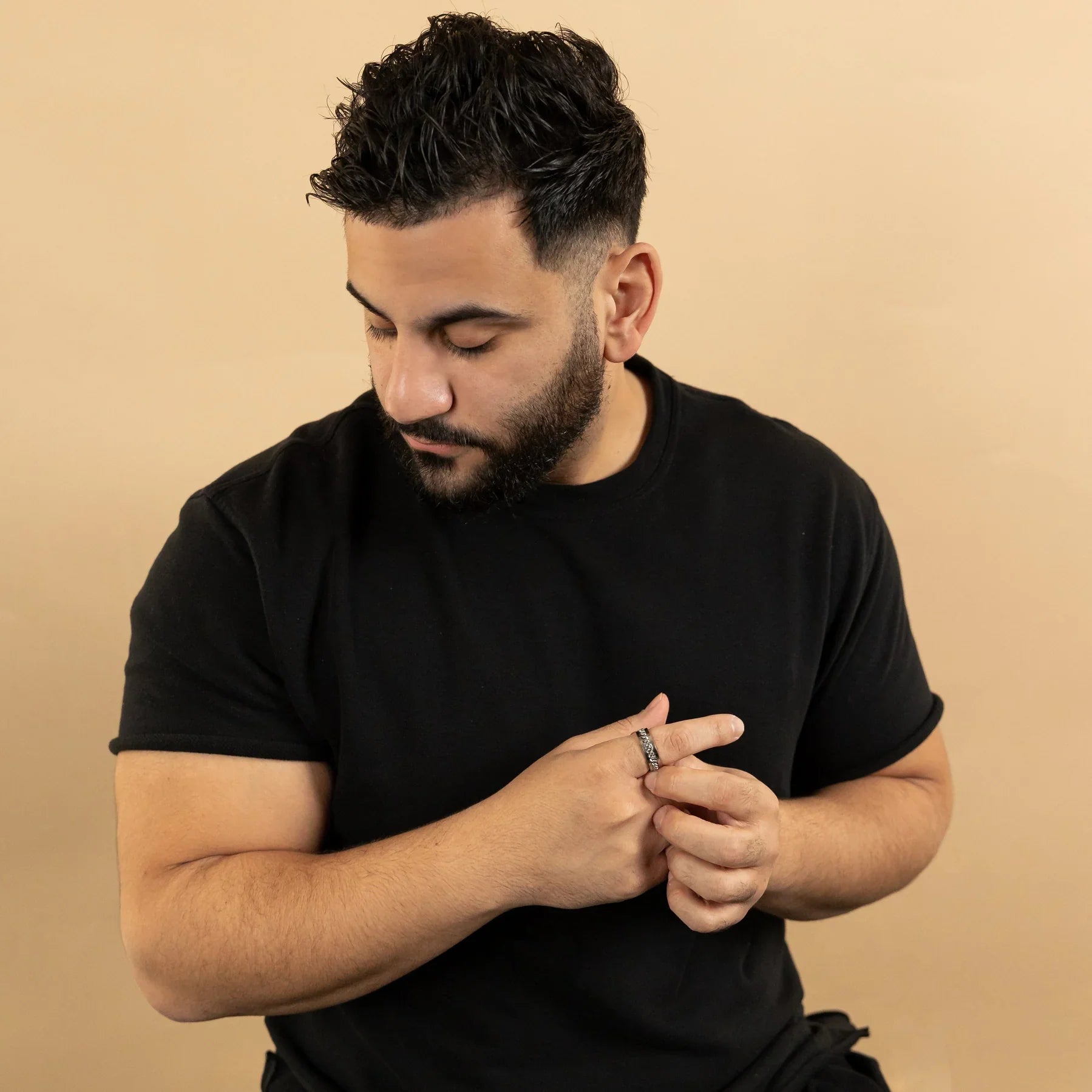 Qamar Jabbar Ring