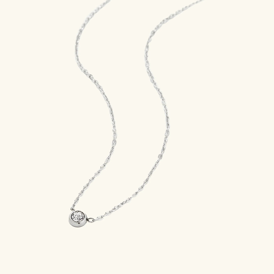 Qamar Lumé Bezel Necklace
