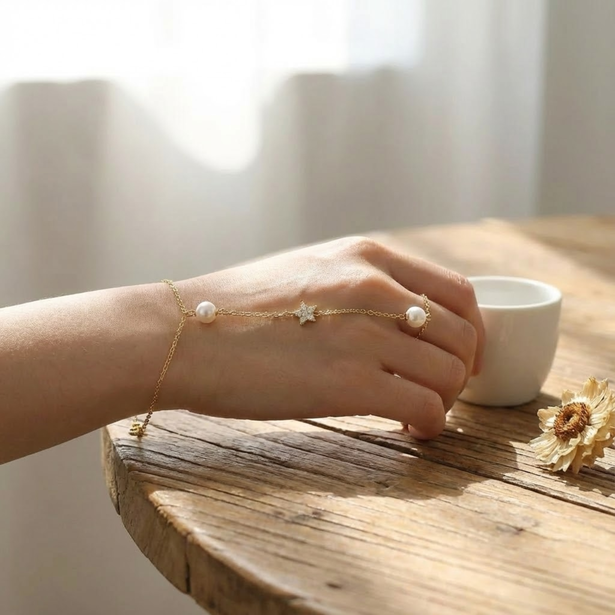 Luna Pearl Hand Chain