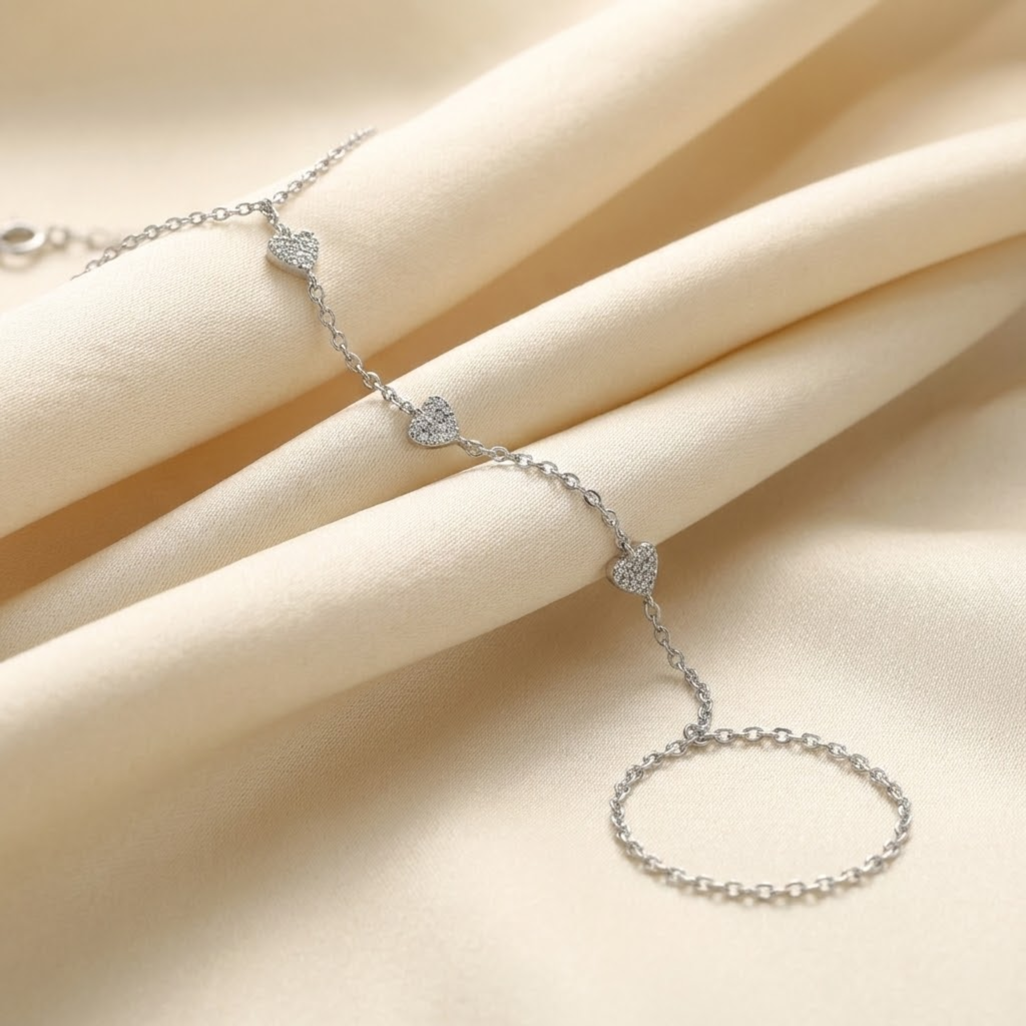 Lunette Heart Path Hand Chain