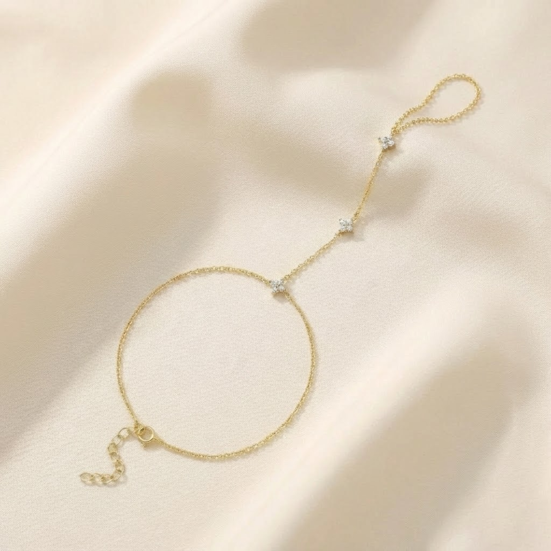 Nola Loop Hand Chain