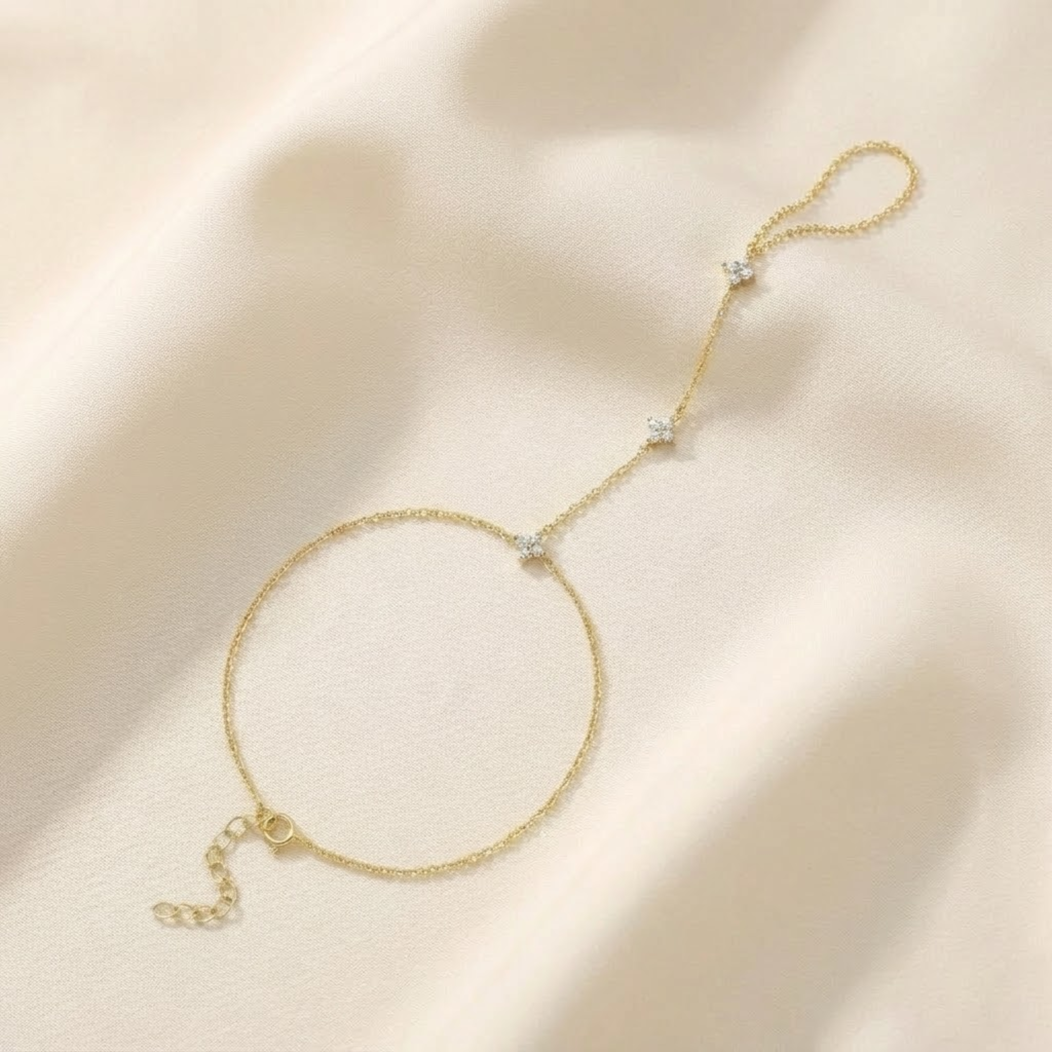 Nola Loop Hand Chain
