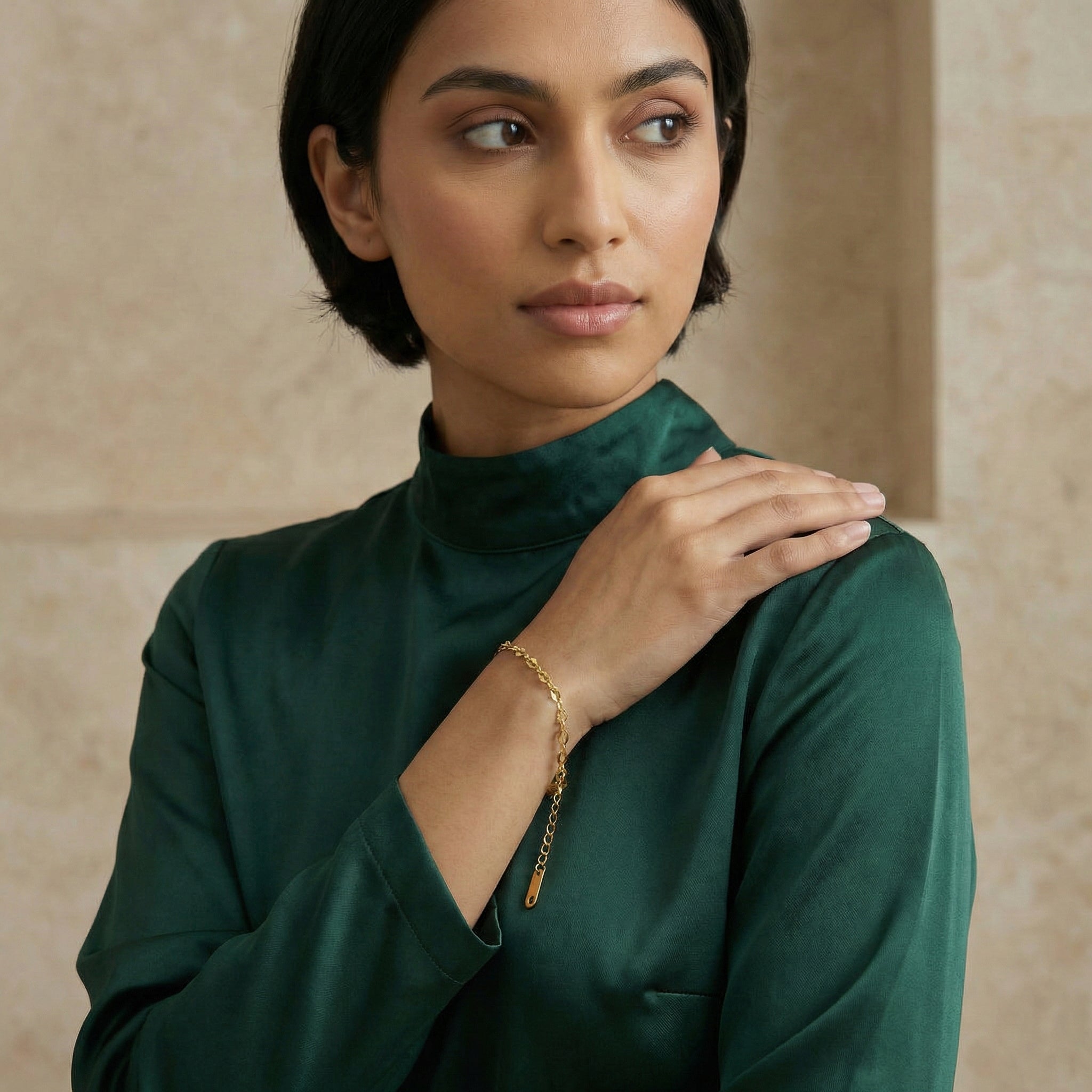 Qamar Allura Chain Bracelet