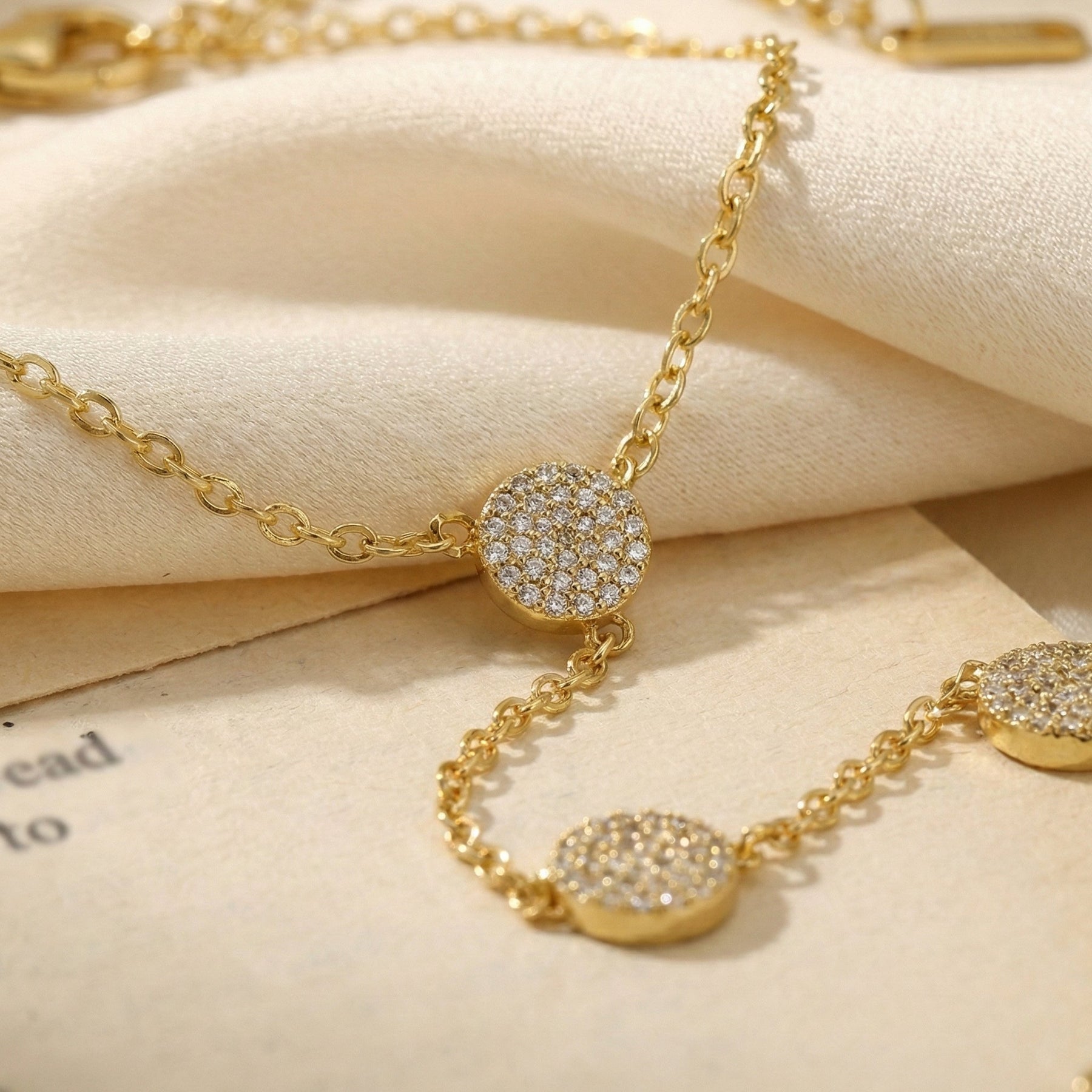 Isla Drift Hand Chain
