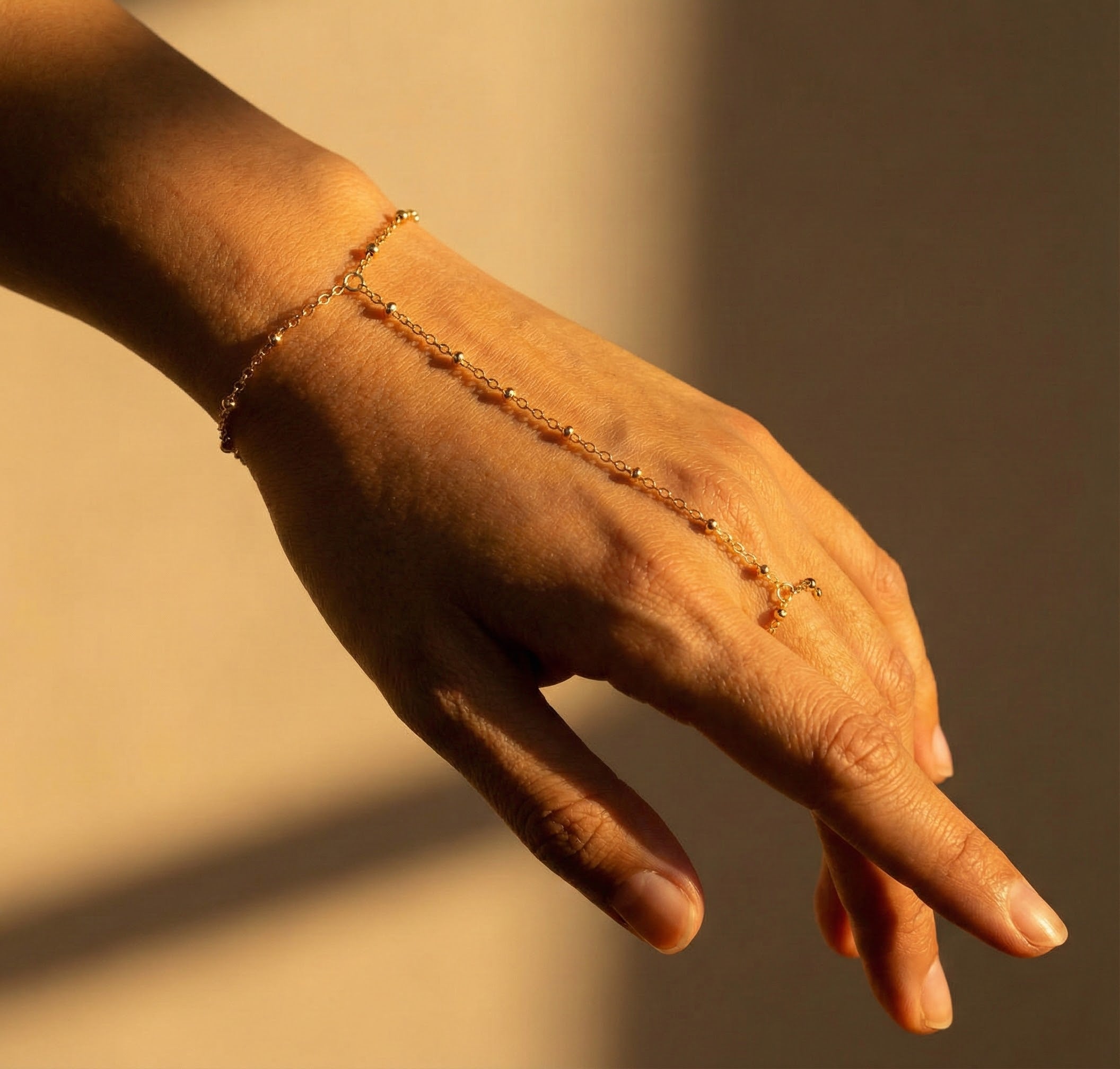 Madar Hand Chain