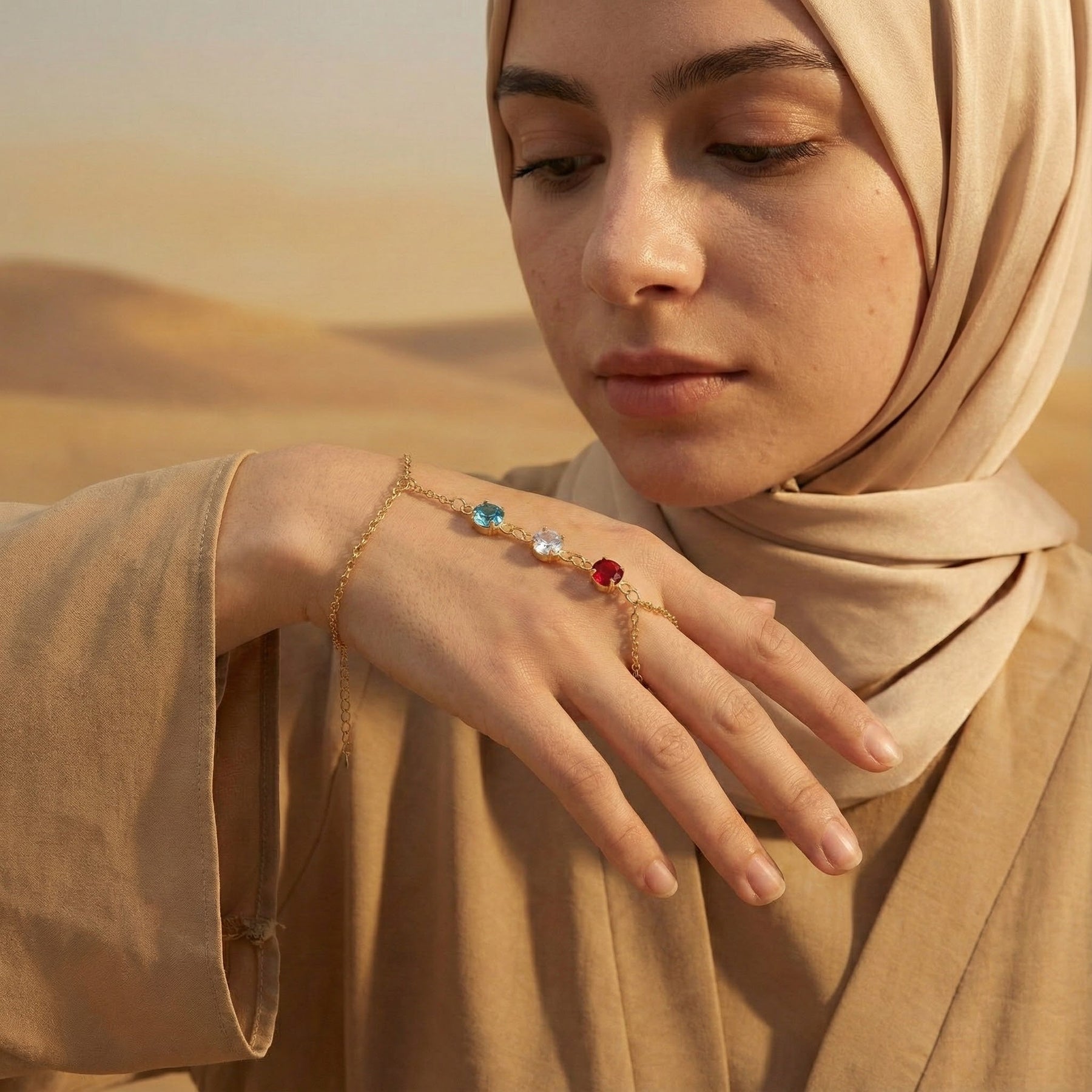 Noor Trinity Hand Chain