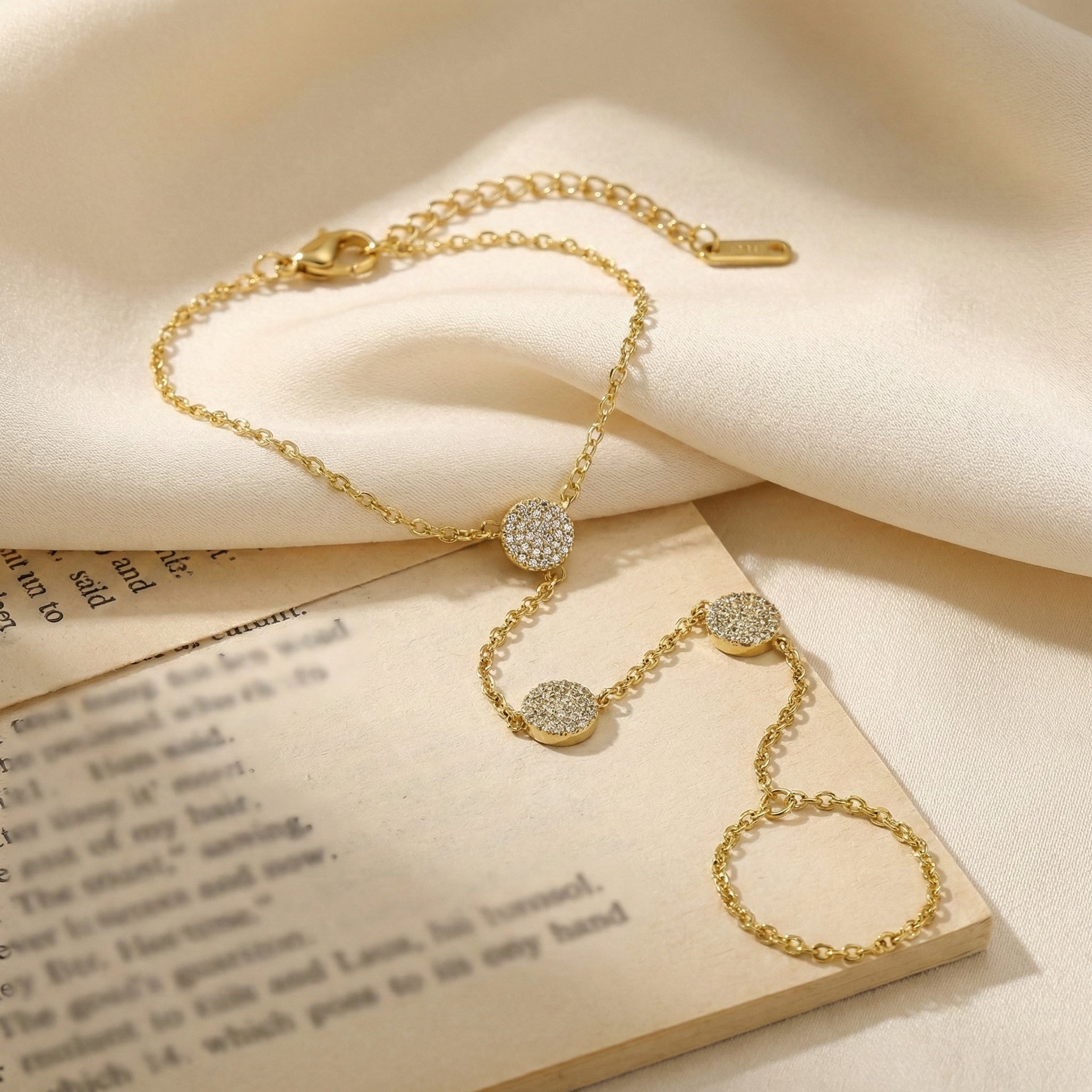 Isla Drift Hand Chain
