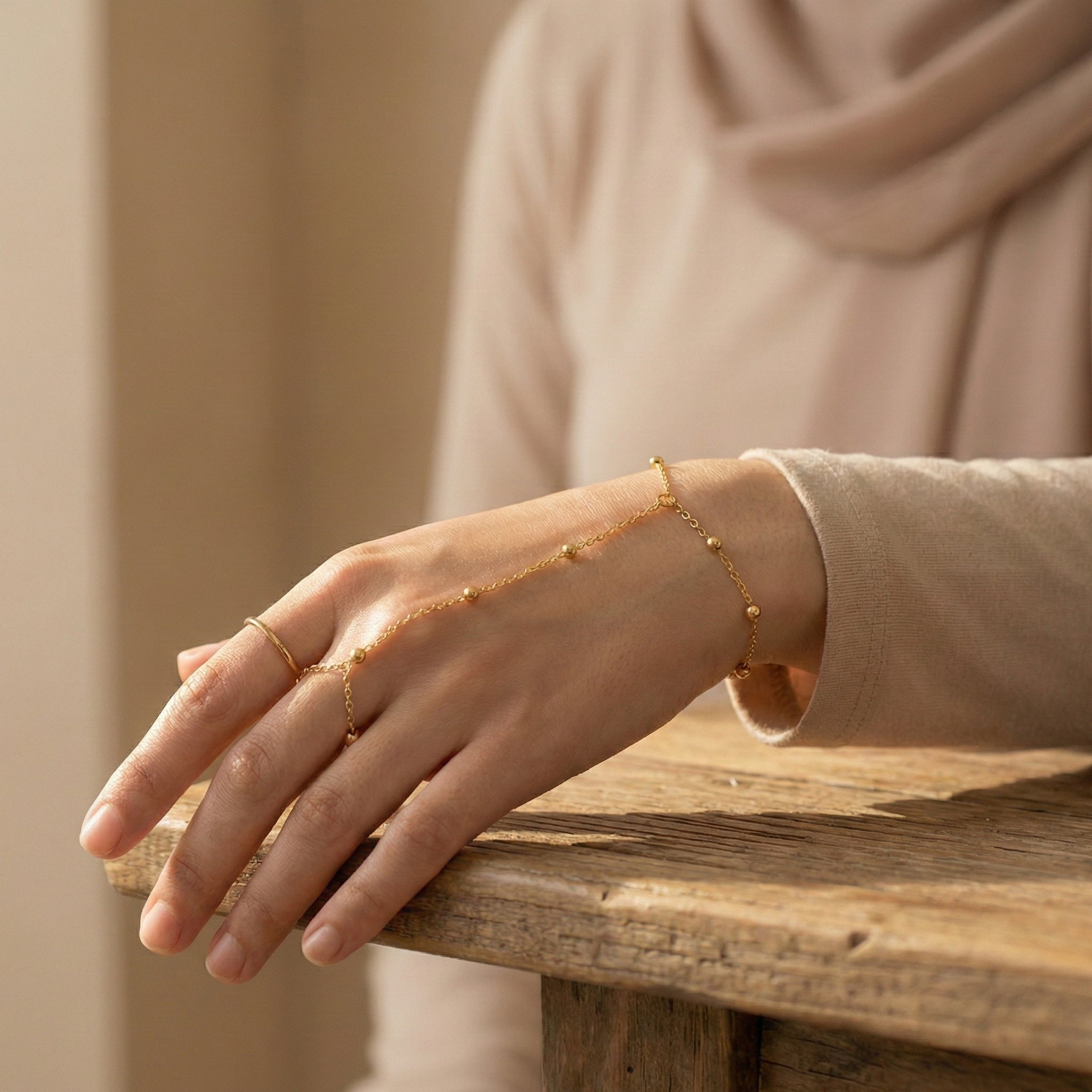 Ayah Trace Hand Chain