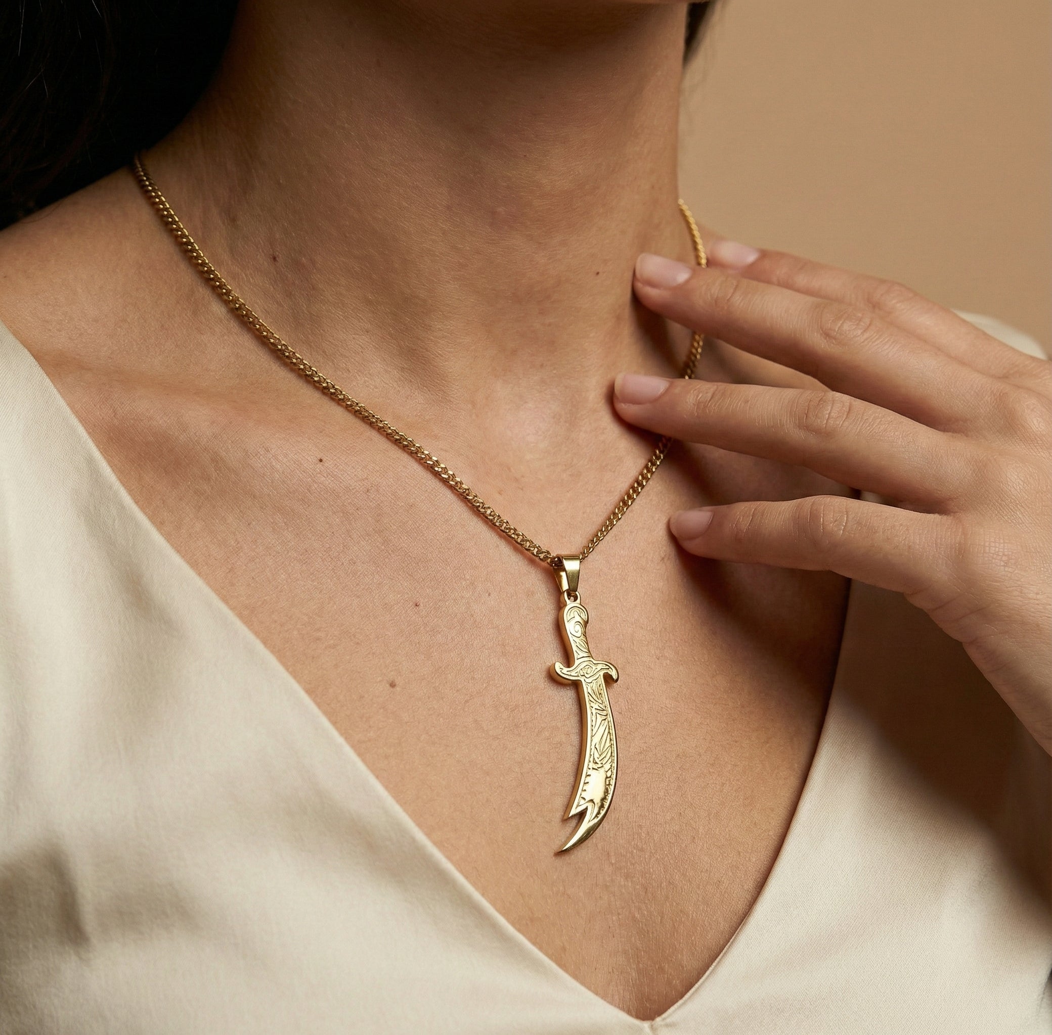Qamar Lion's Blade Necklace
