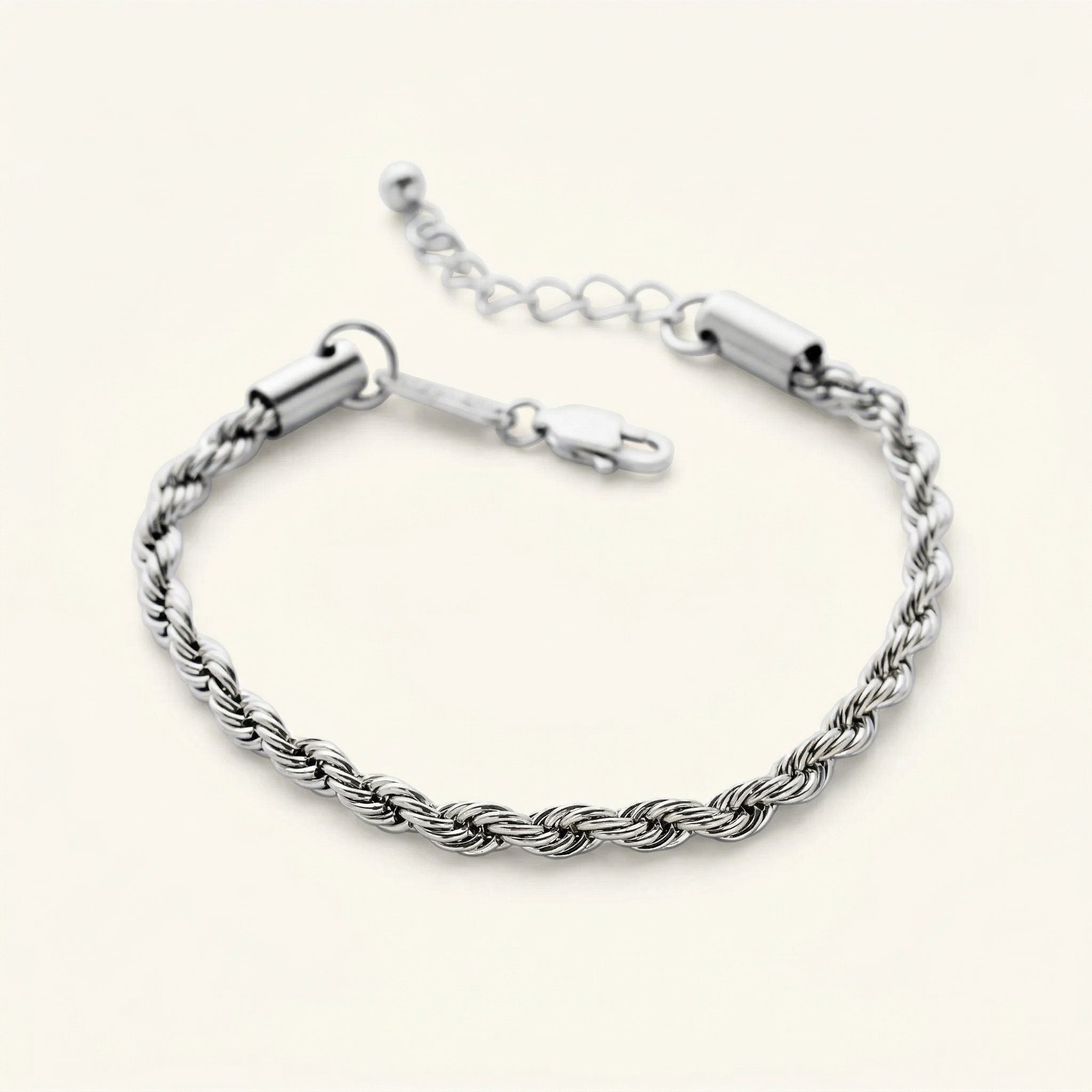 Qamar Serene Twist Bracelet