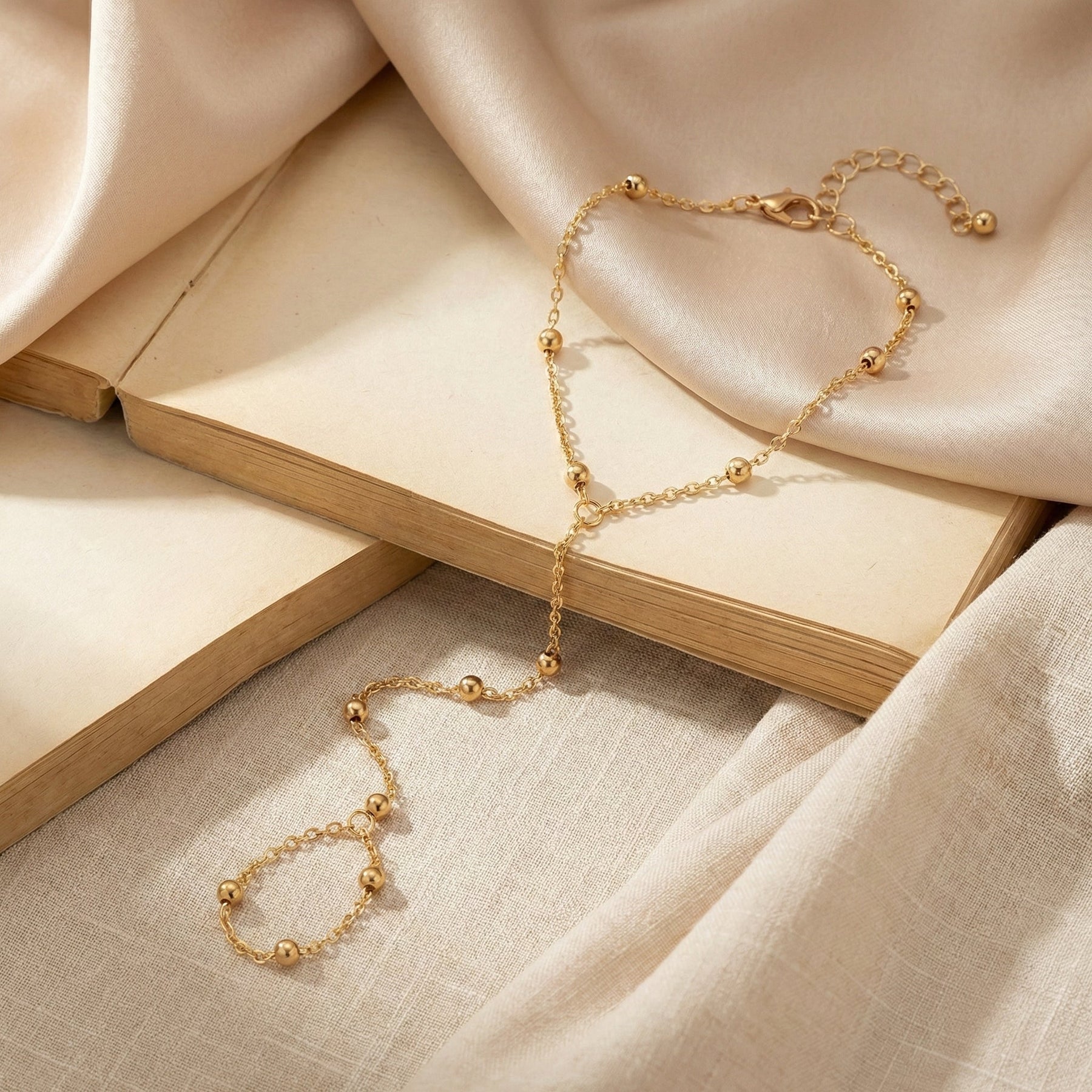 Ayah Trace Hand Chain