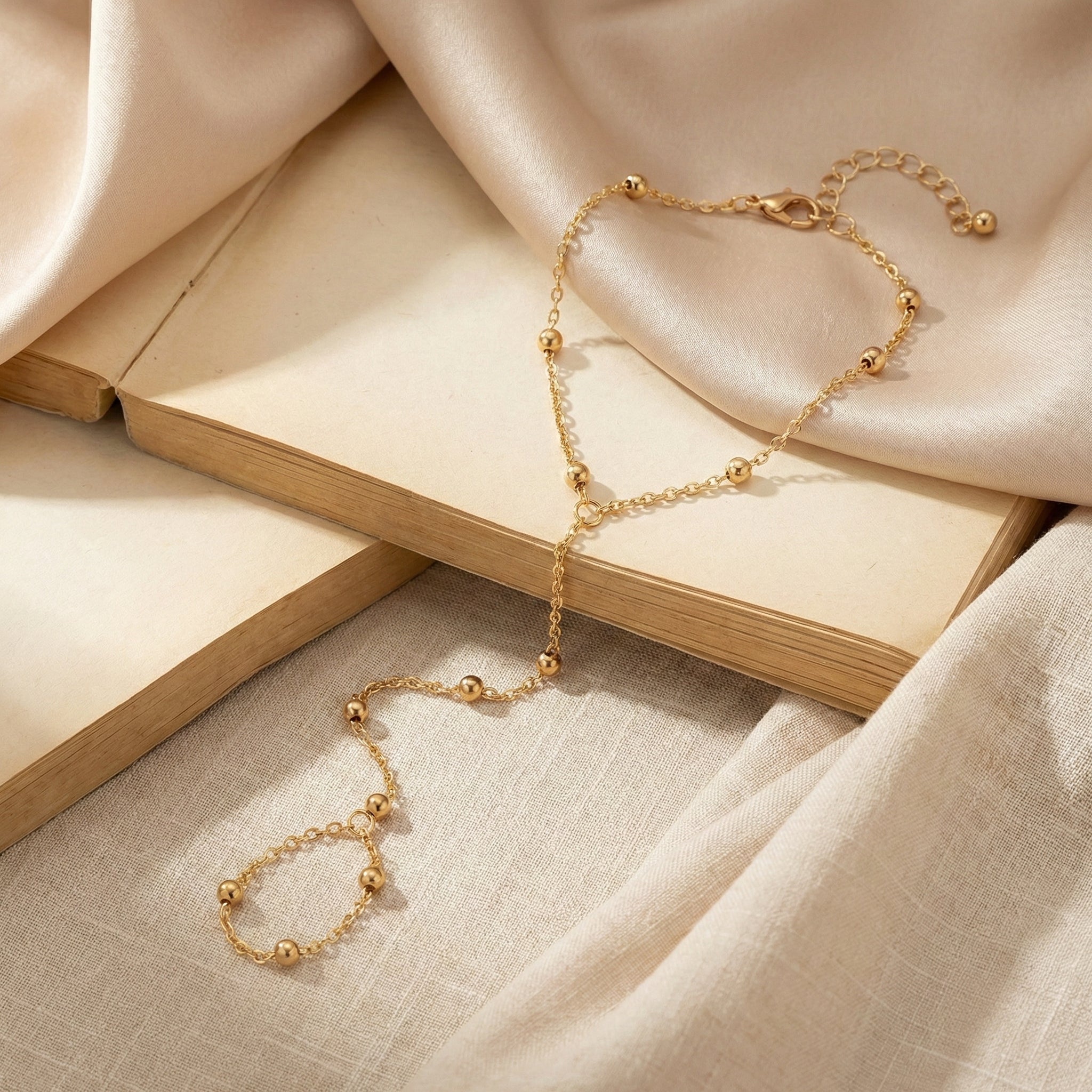 Ayah Trace Hand Chain