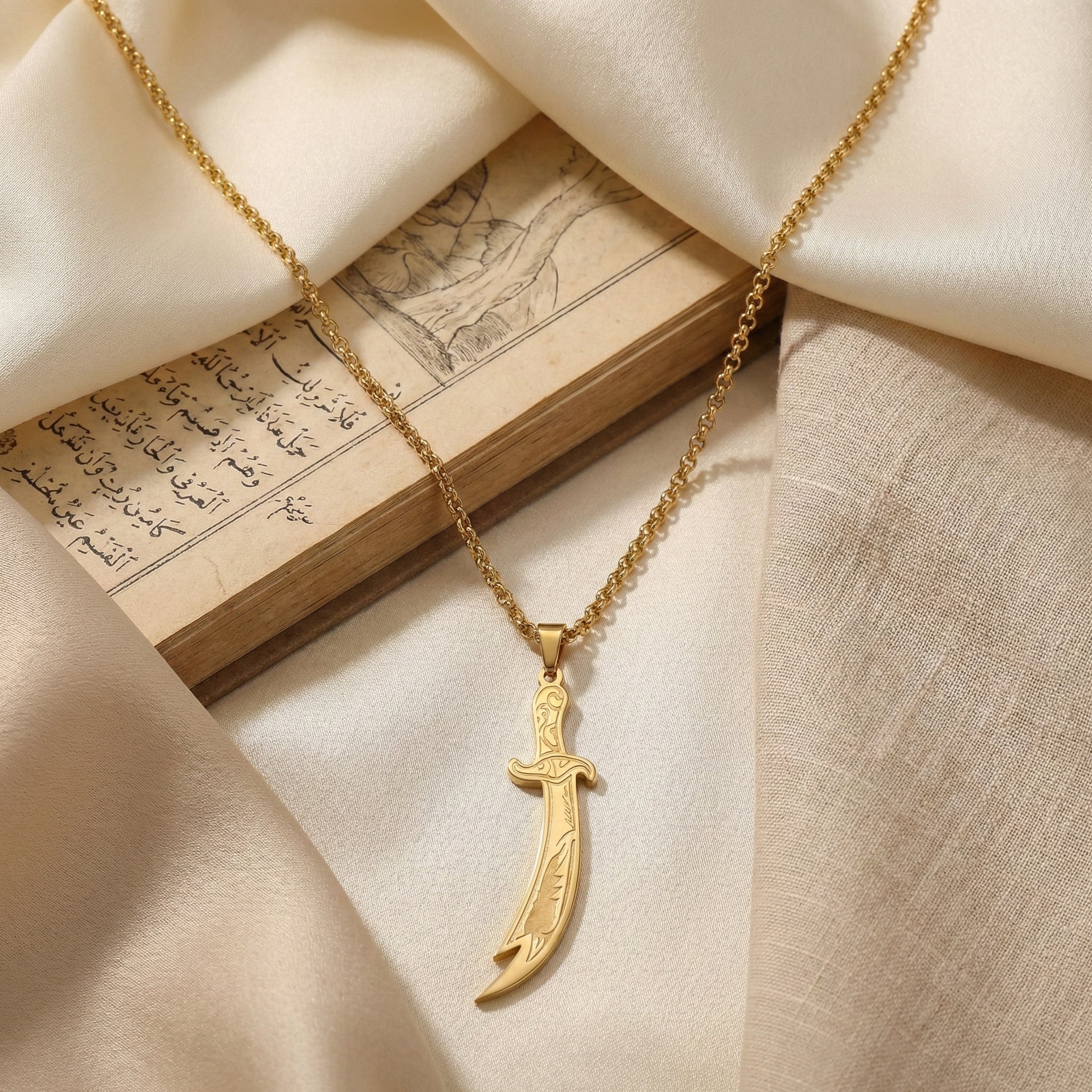 Qamar Lion's Blade Necklace