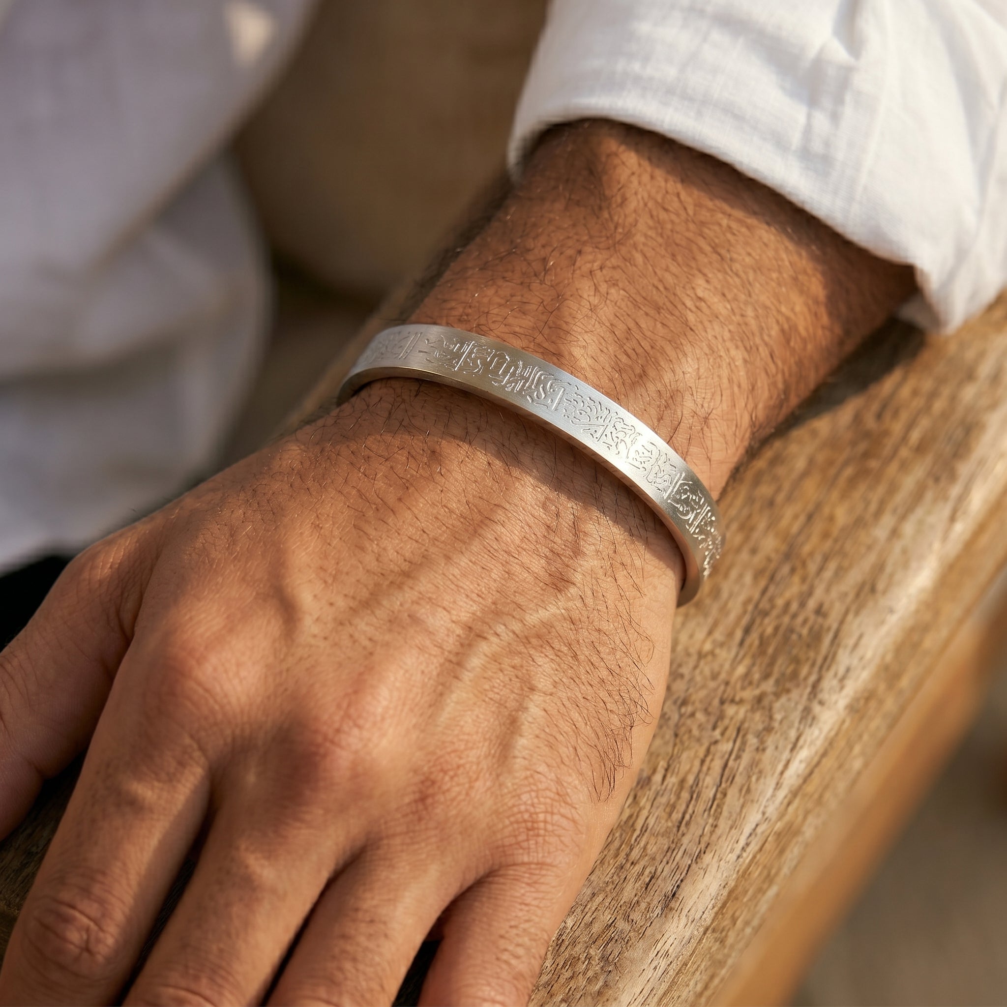 Qamar Shield Cuff