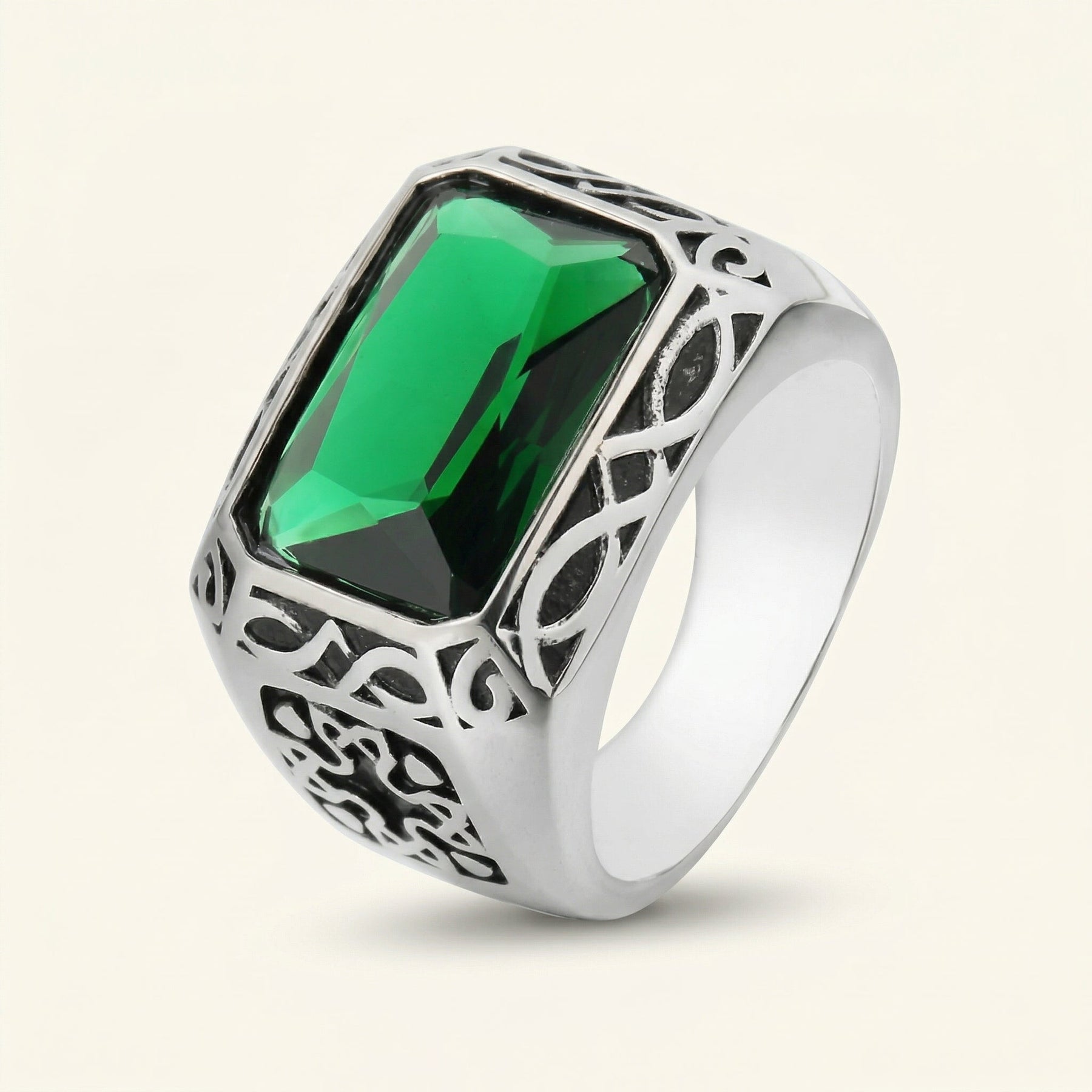 Qamar Hurriyah Ring