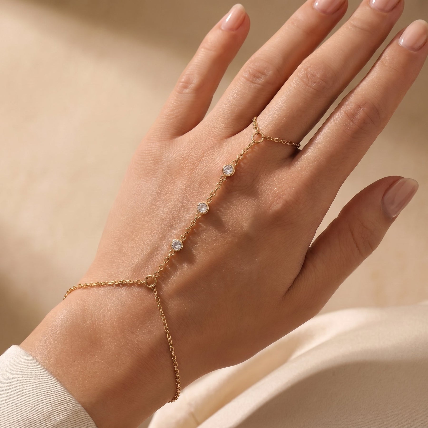 Moonveil Line Hand Chain
