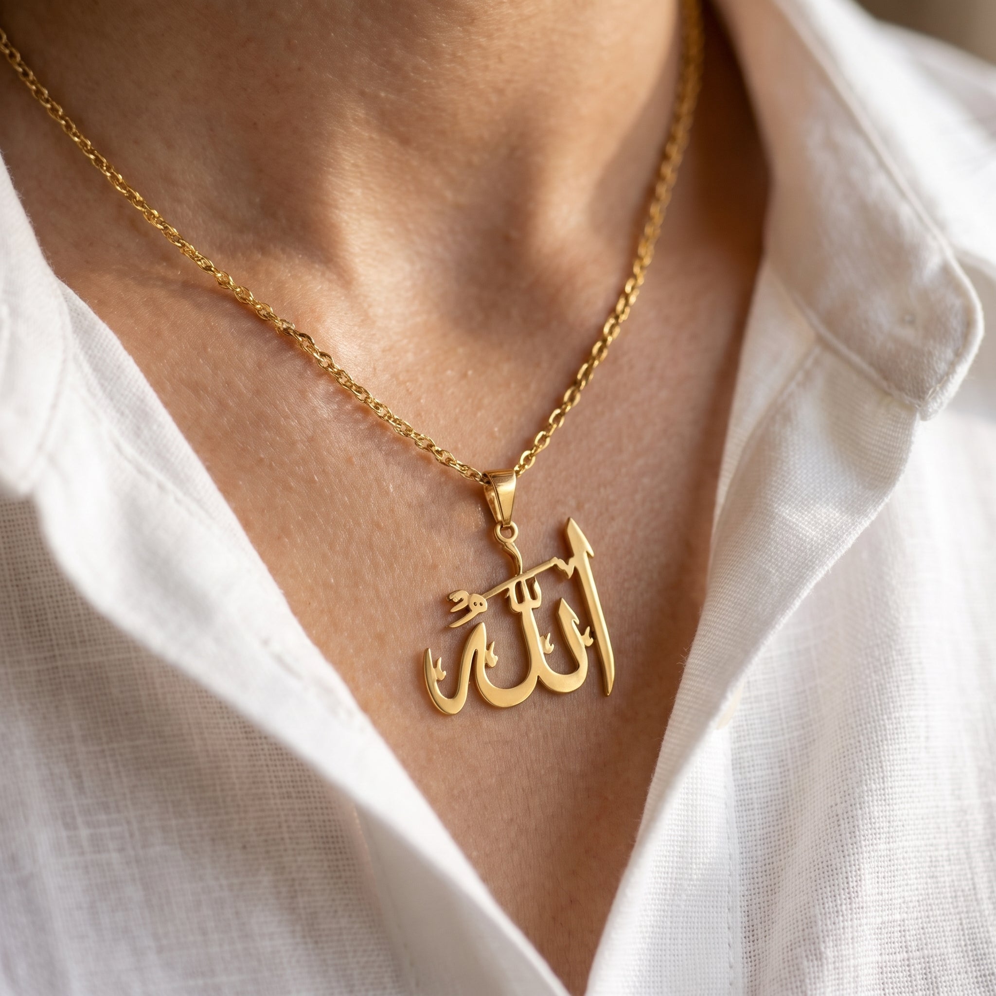 Qamar Rahmah Pendant Necklace
