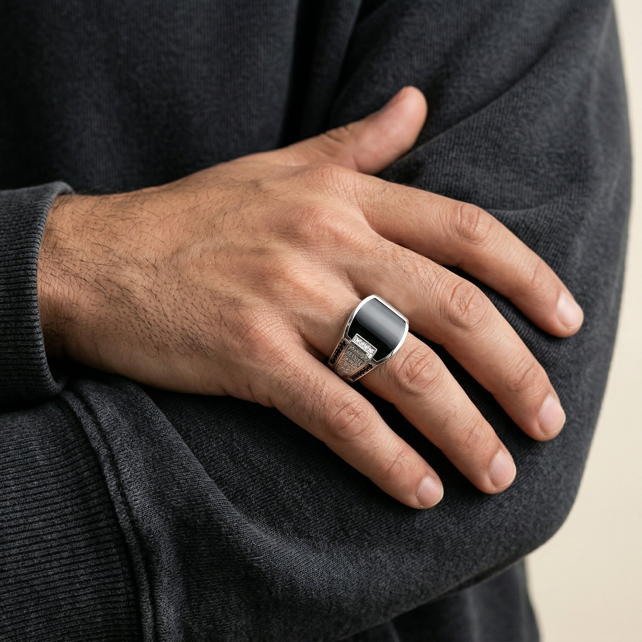 Qamar Opening Ring
