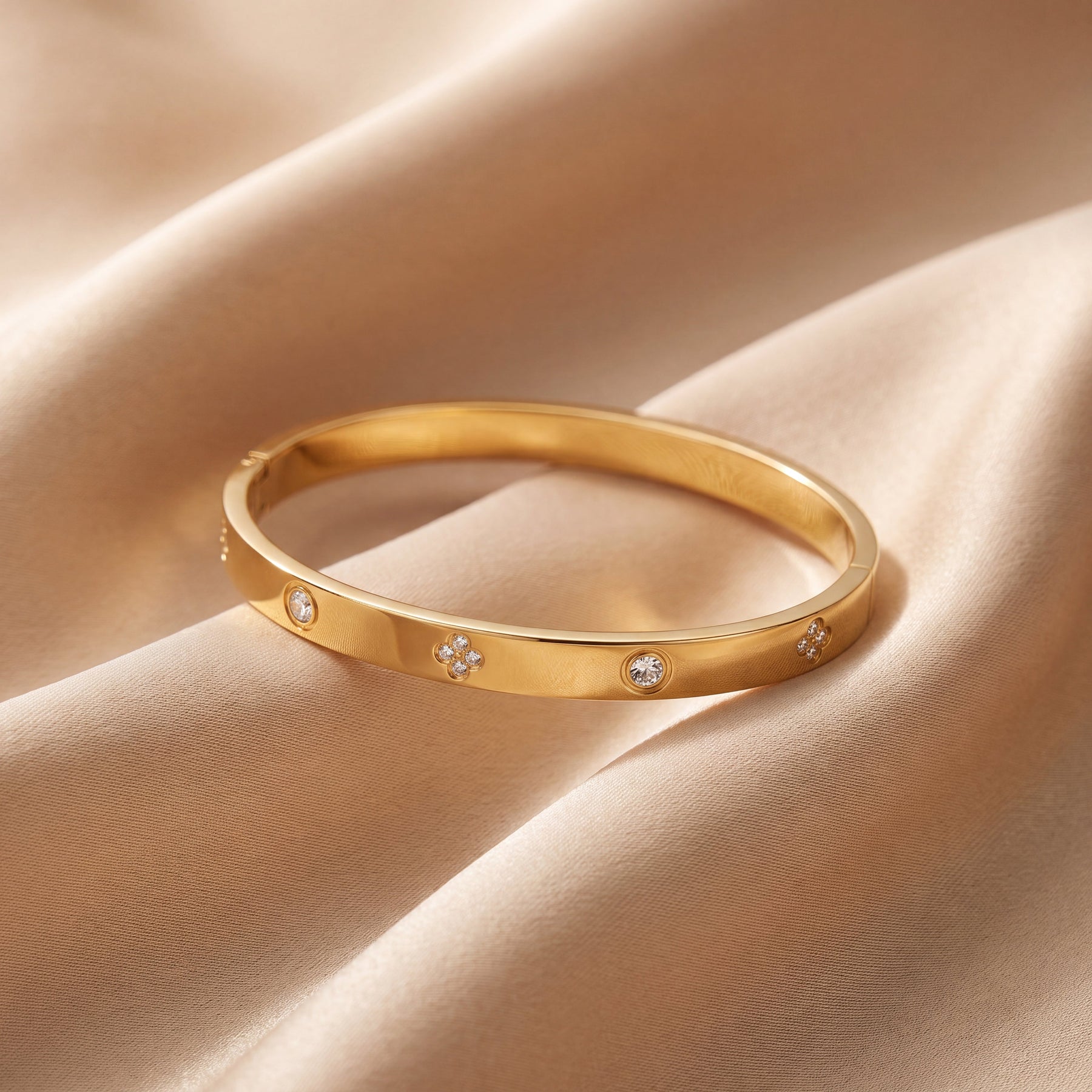 Gold Clover Bangle