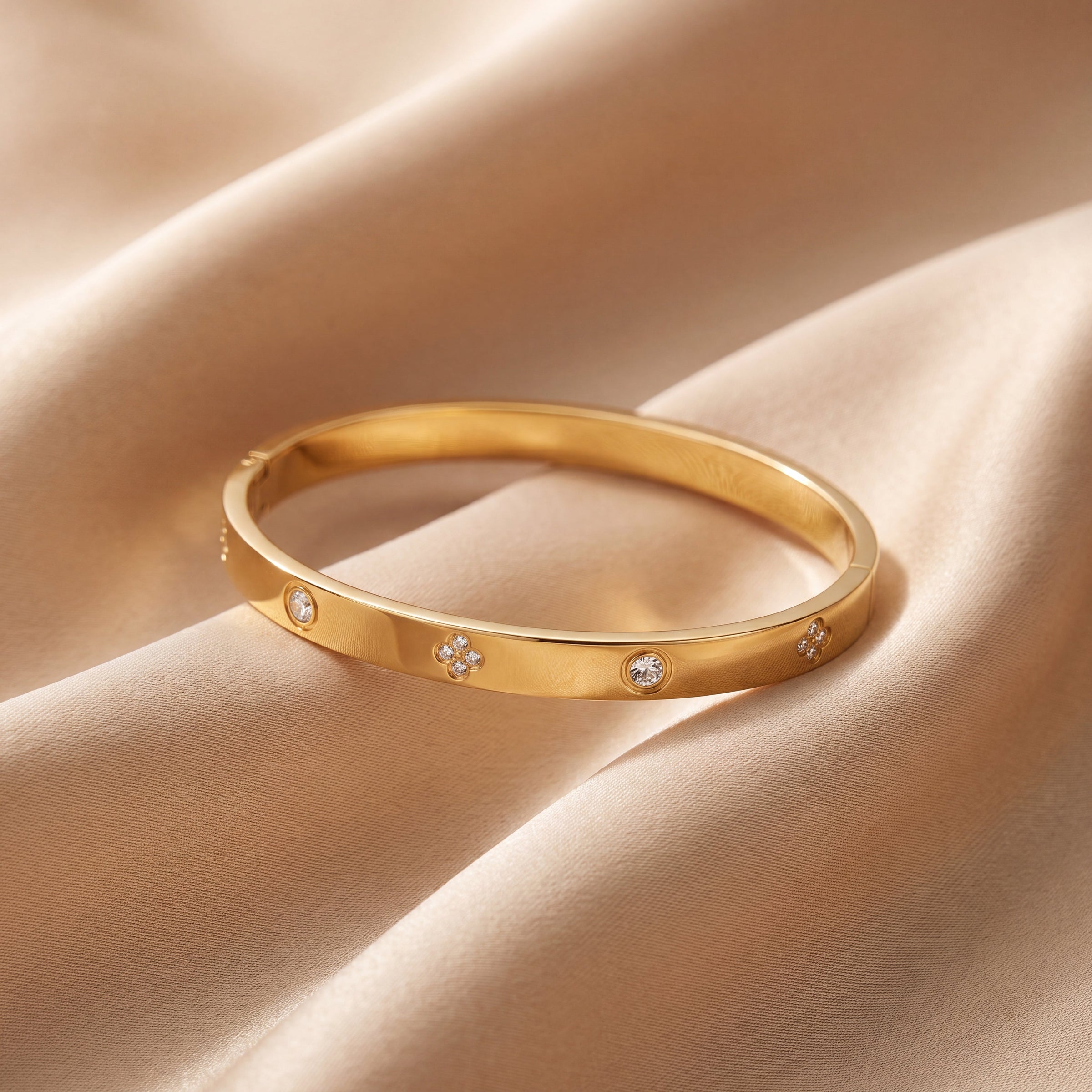 Gold Clover Bangle