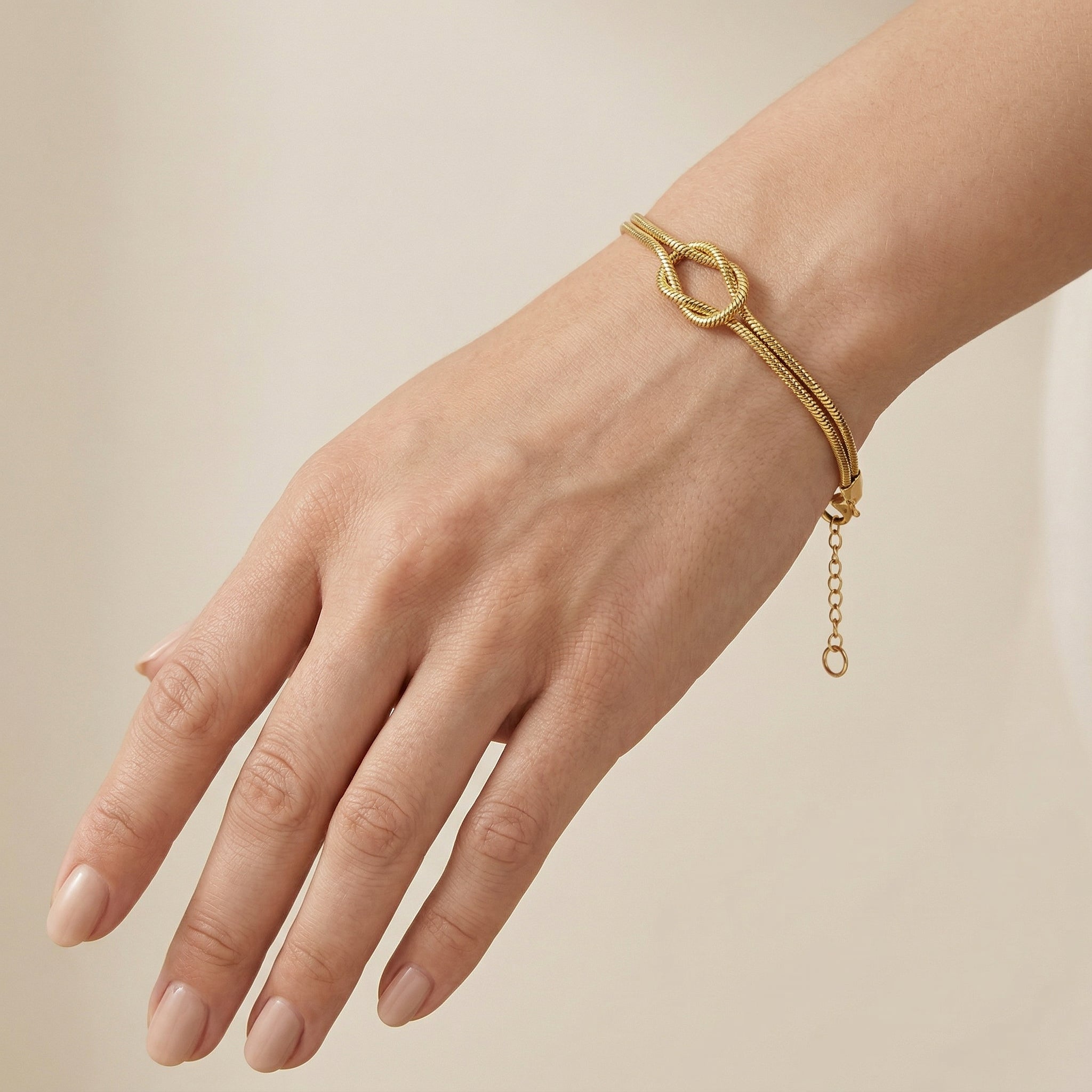 Qamar Emaan Knot Bracelet