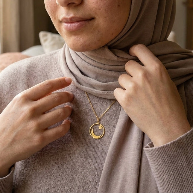 Qamar Luna Noor Necklace