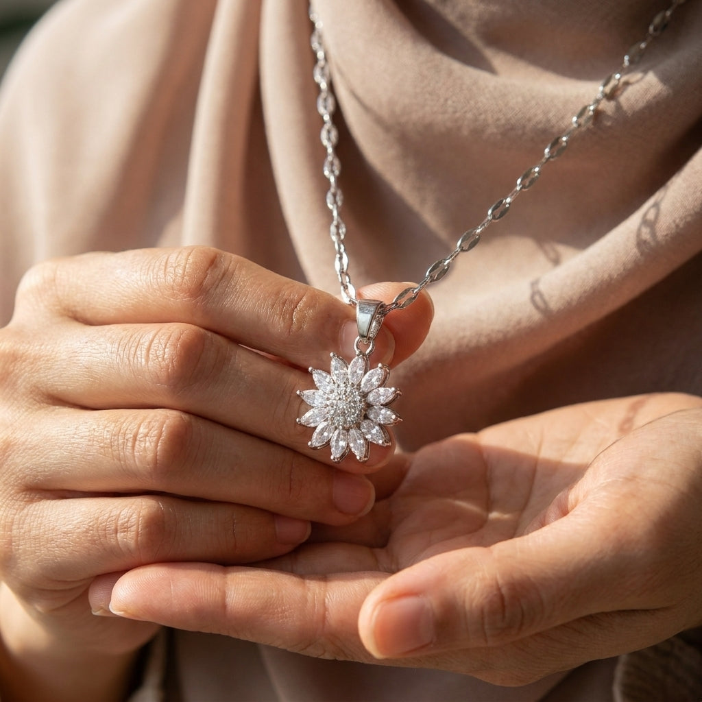 Qamar Rihla Necklace
