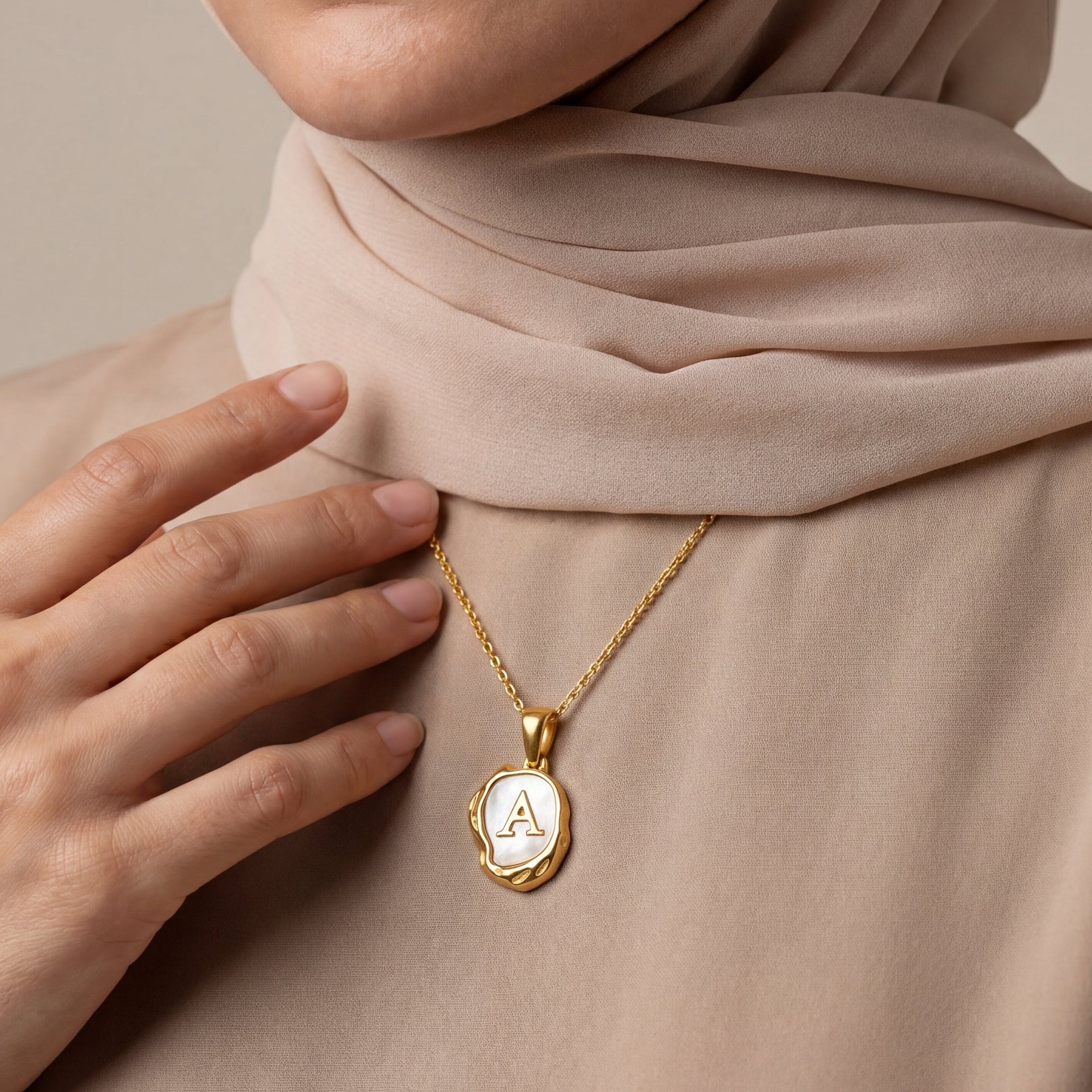 Lulu Classic Pearl Pendant