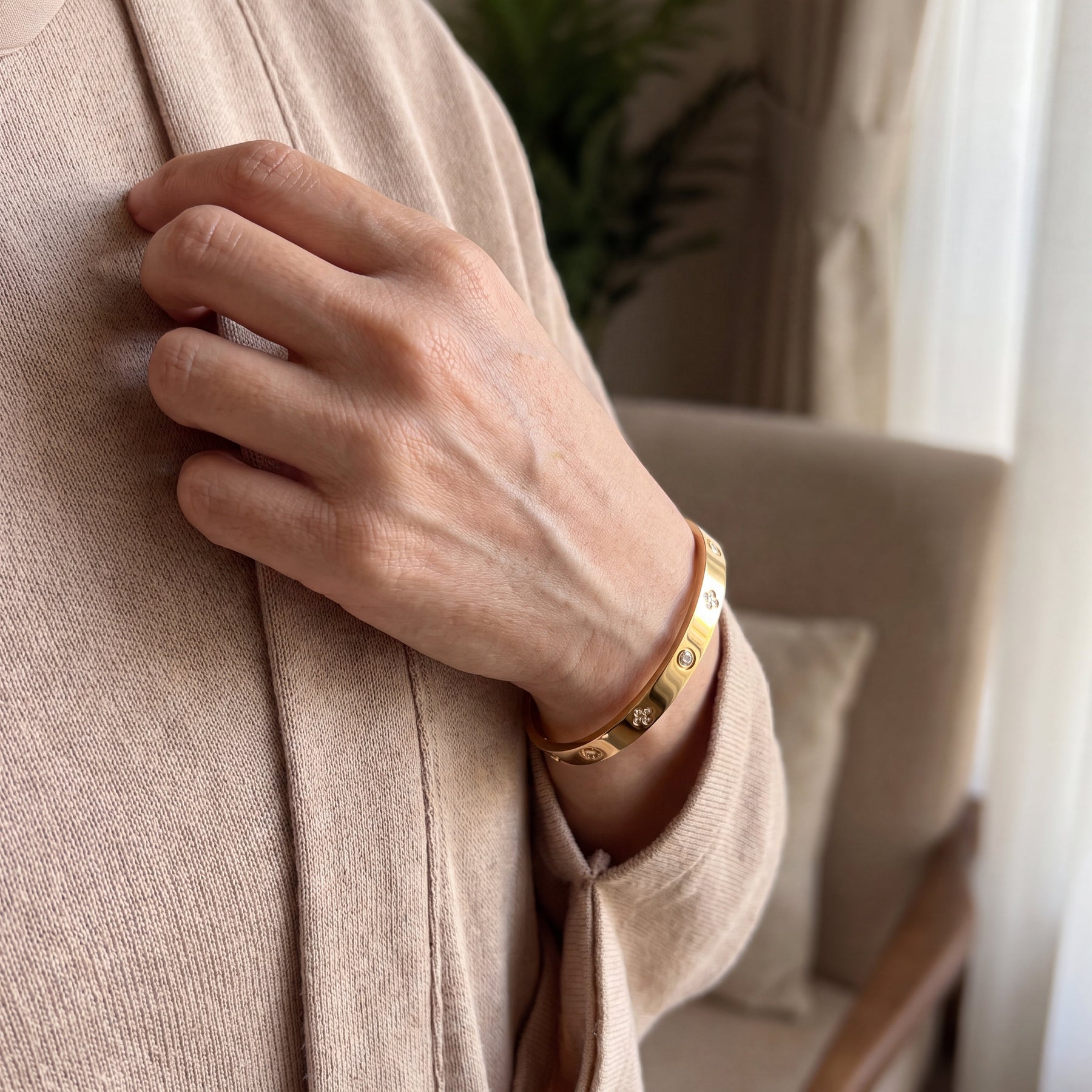 Gold Clover Bangle