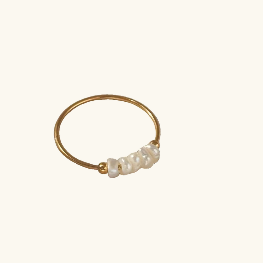 Qamar Zareen Ring