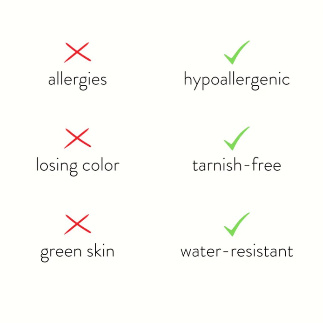 Lilah Gold Bangle