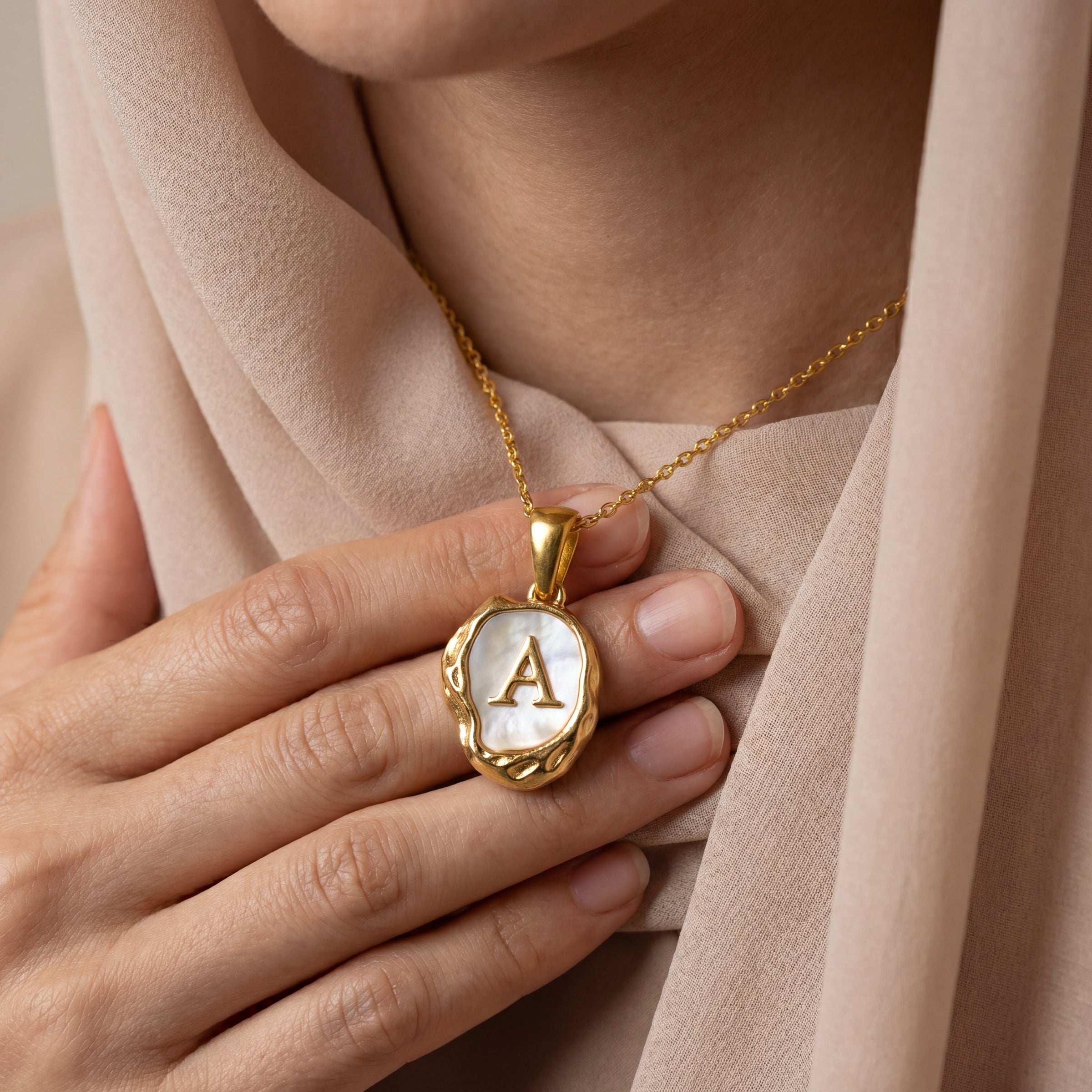 Lulu Classic Pearl Pendant